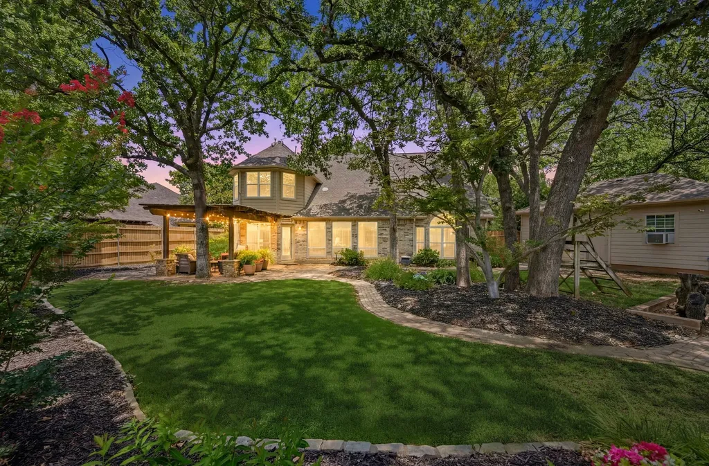 3906 Brookfield Drive Arlington TX 76001