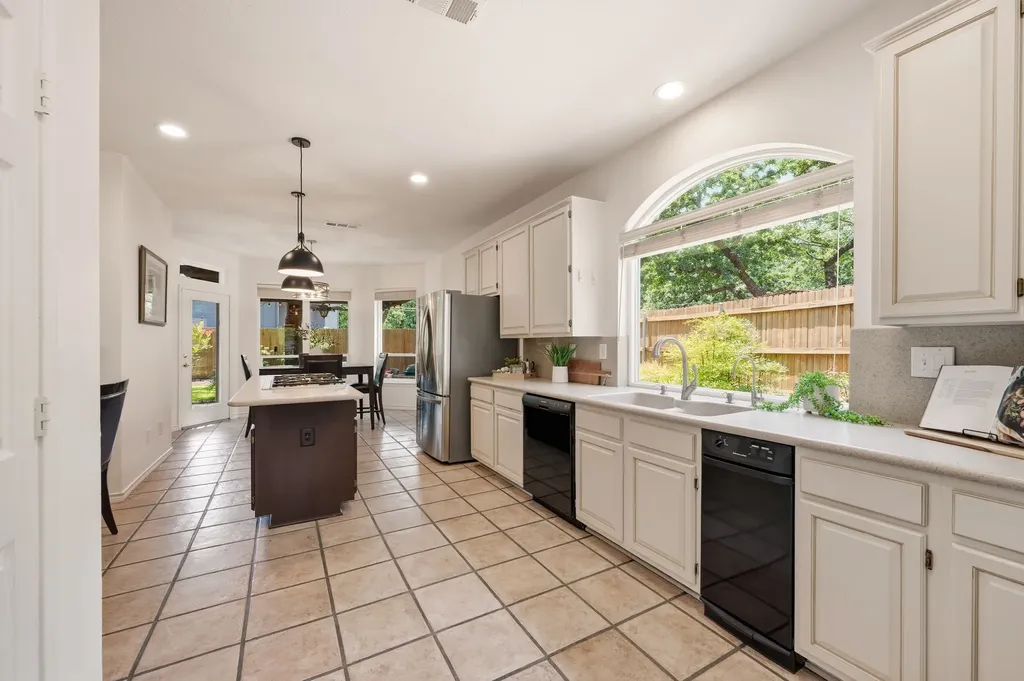 3906 Brookfield Drive Arlington TX 76001