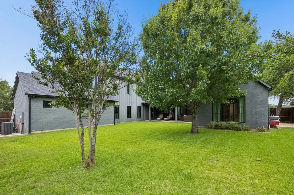 4406 Ridgeside Drive Dallas TX 75244
