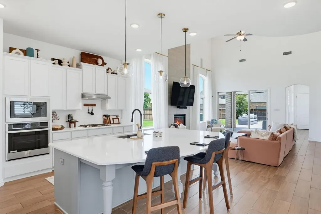 1205 Shady Fox Way Arlington TX 76005