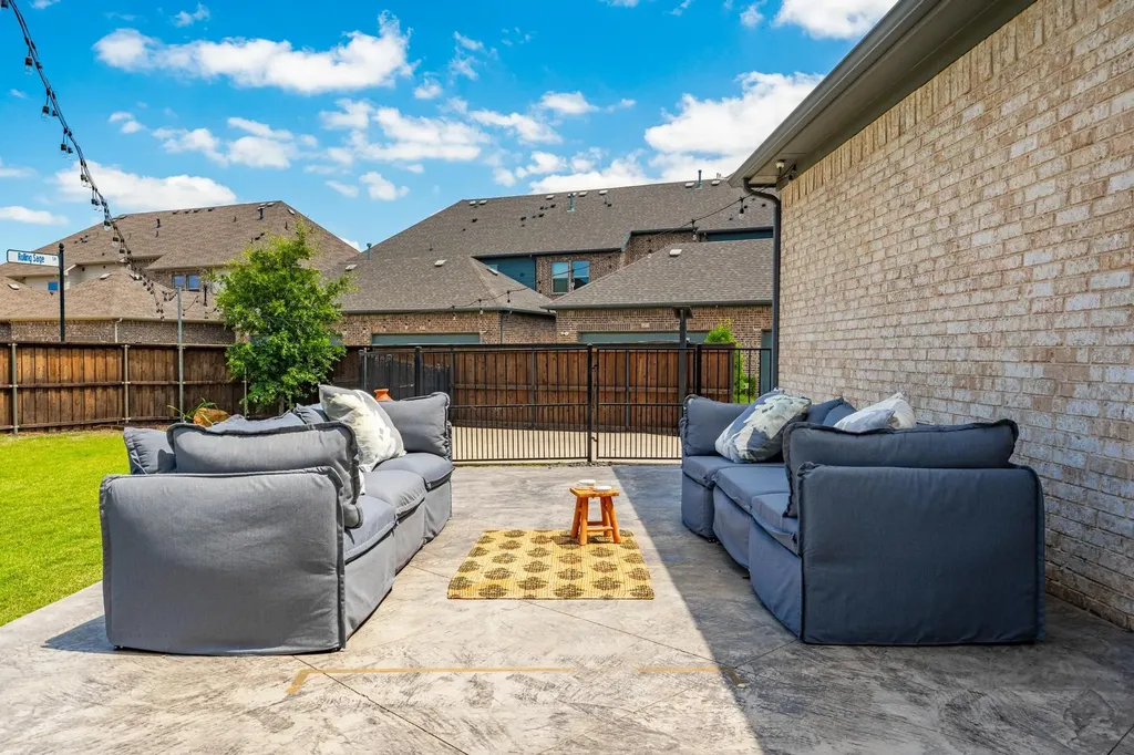 1205 Shady Fox Way Arlington TX 76005