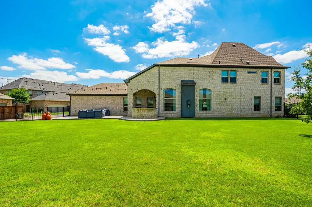 1205 Shady Fox Way Arlington TX 76005