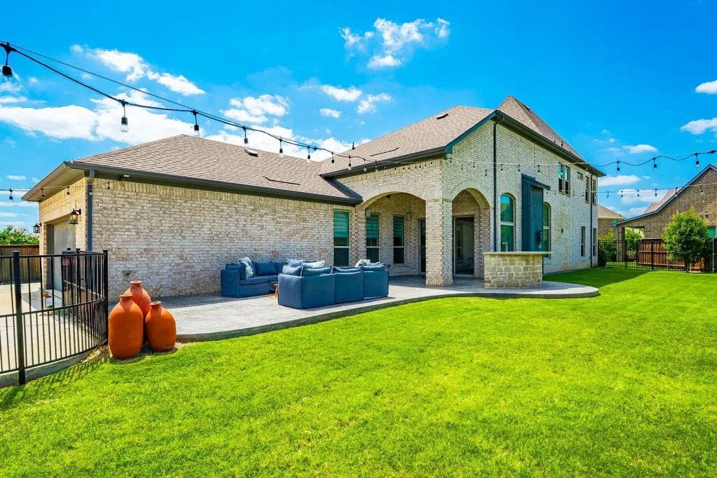 1205 Shady Fox Way Arlington TX 76005