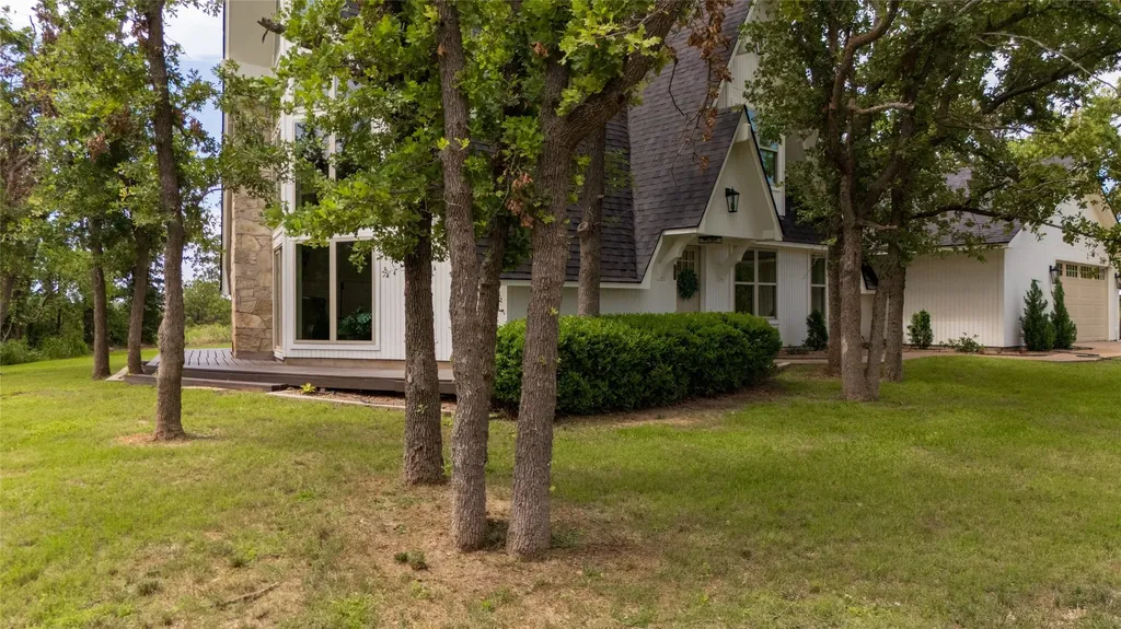 1704 County Road 3555 Paradise TX 76073