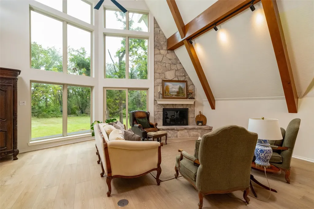 1704 County Road 3555 Paradise TX 76073