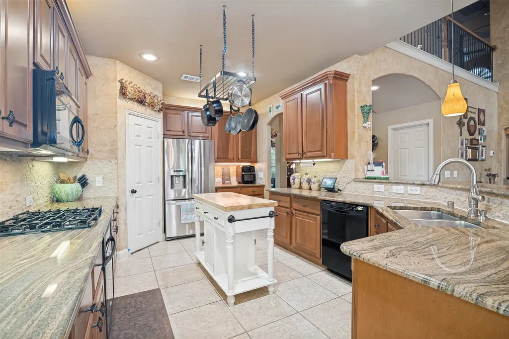 608 Chalk Hill Lane Murphy TX 75094