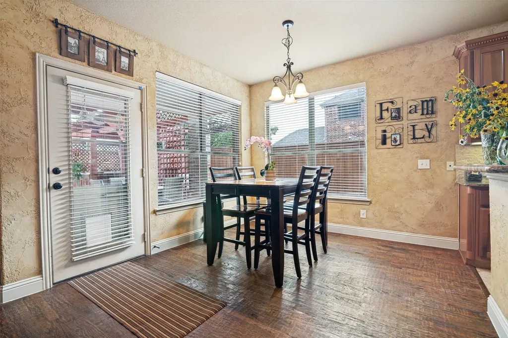 608 Chalk Hill Lane Murphy TX 75094