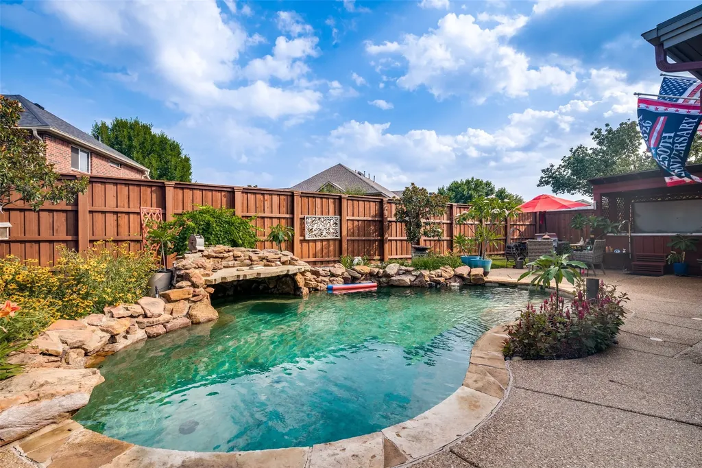 608 Chalk Hill Lane Murphy TX 75094