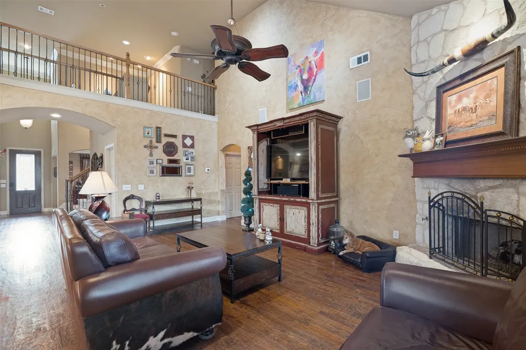 608 Chalk Hill Lane Murphy TX 75094