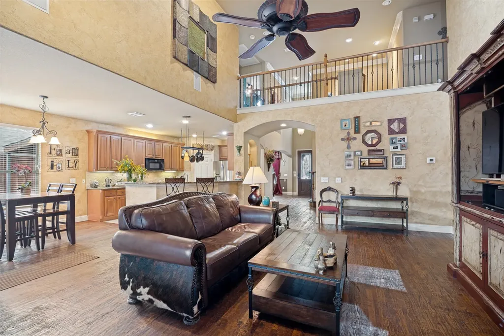 608 Chalk Hill Lane Murphy TX 75094