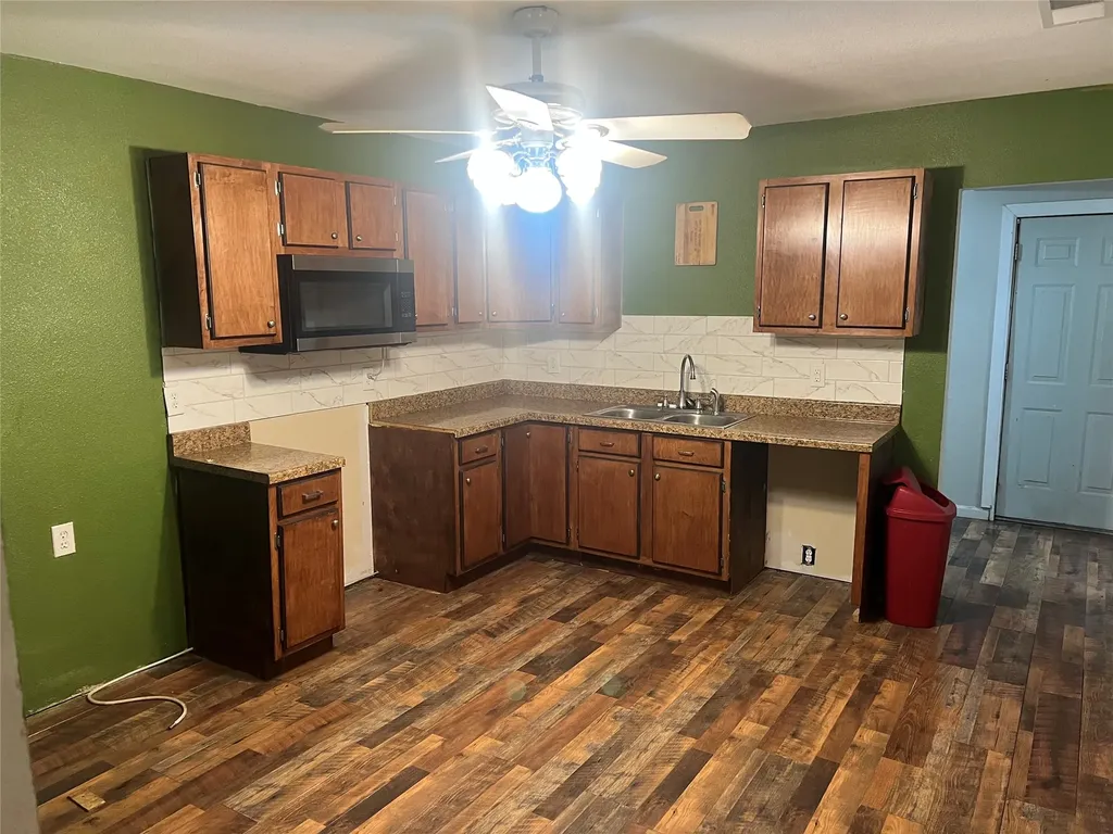 232 Railroad Drive Mabank TX 75147