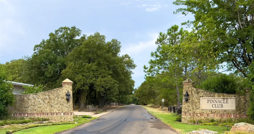 301 Saint Andrews Drive Mabank TX 75156