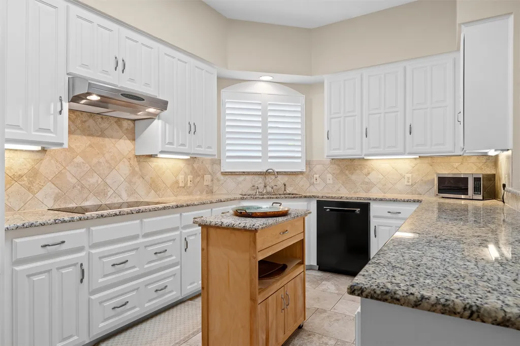 2517 Chad Drive Arlington TX 76017