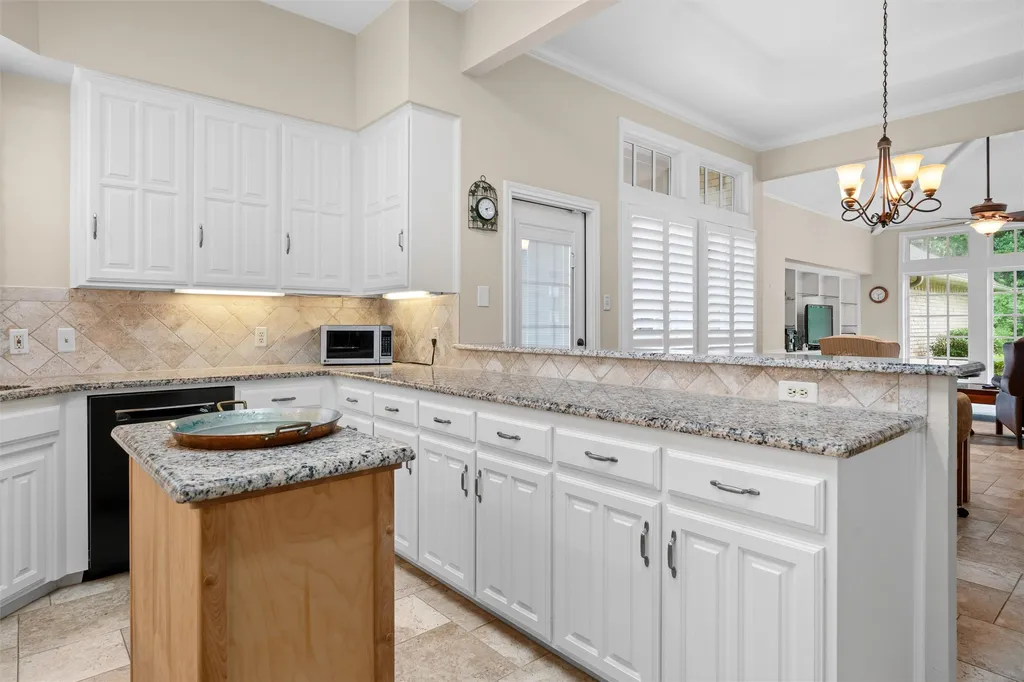 2517 Chad Drive Arlington TX 76017