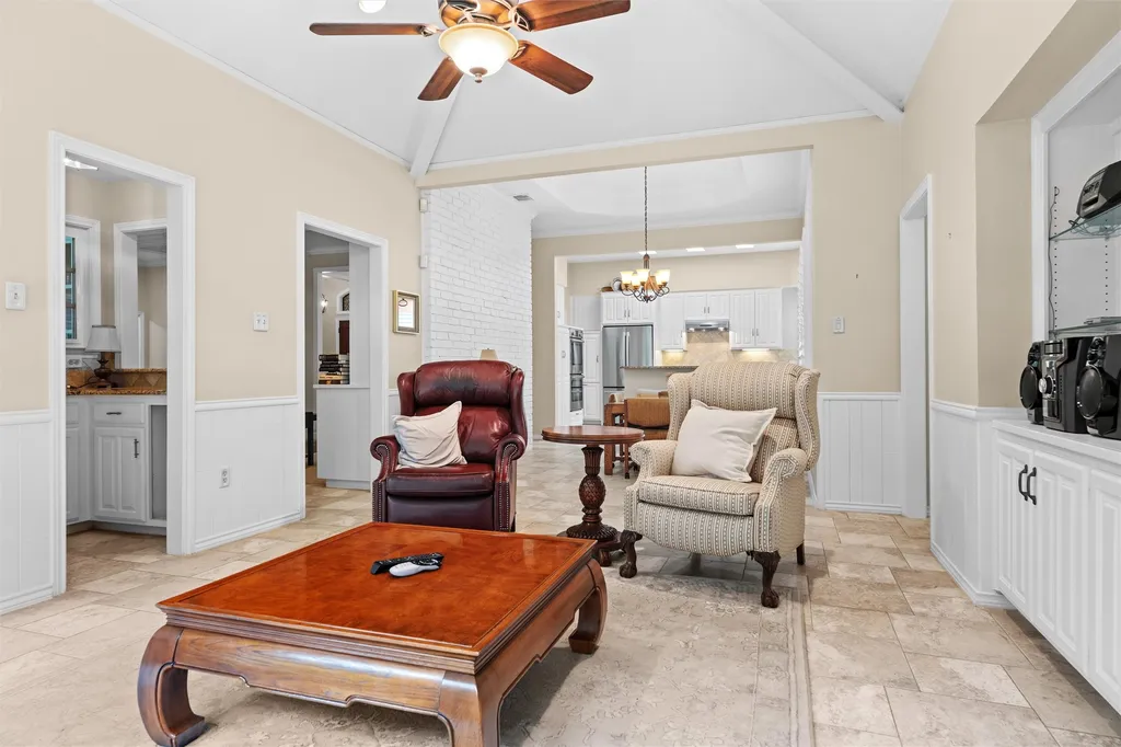 2517 Chad Drive Arlington TX 76017