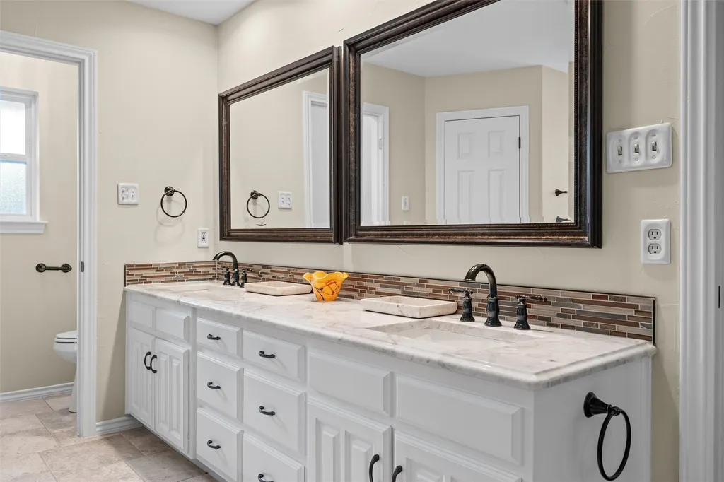 2517 Chad Drive Arlington TX 76017