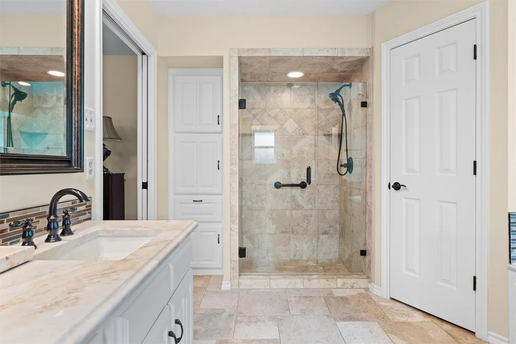 2517 Chad Drive Arlington TX 76017