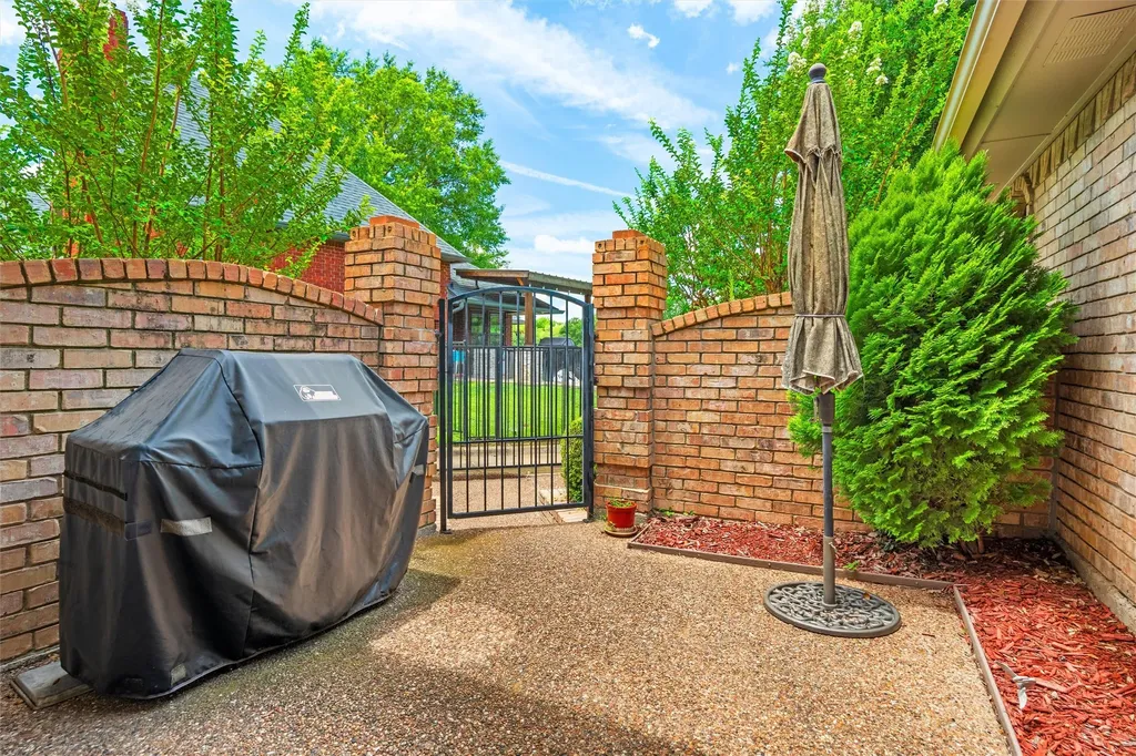 2517 Chad Drive Arlington TX 76017