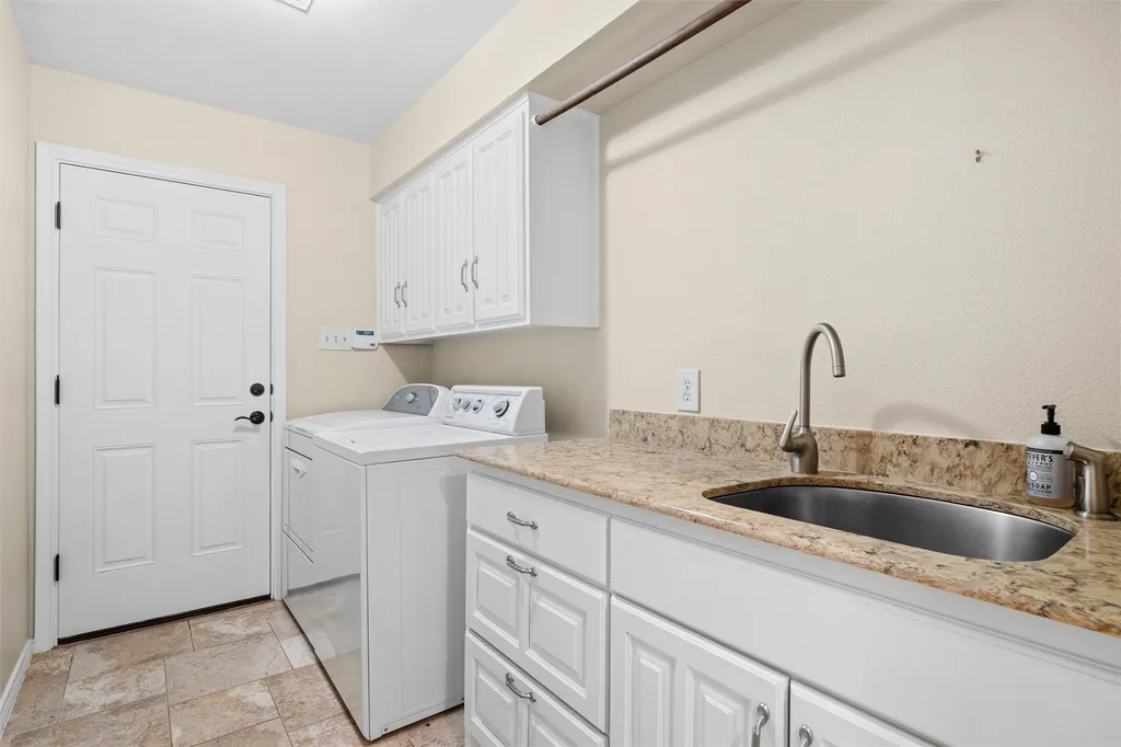 2517 Chad Drive Arlington TX 76017