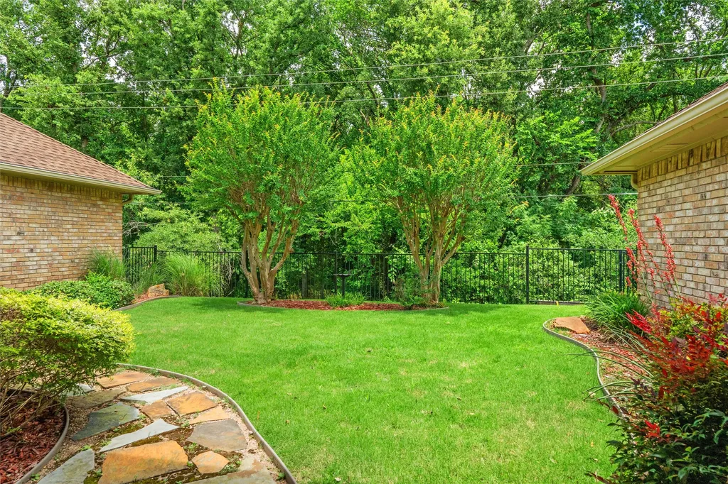 2517 Chad Drive Arlington TX 76017