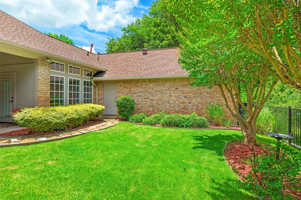 2517 Chad Drive Arlington TX 76017