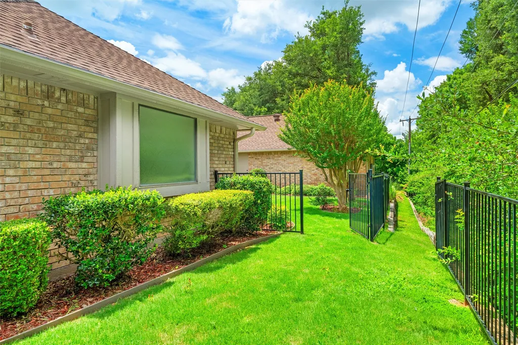 2517 Chad Drive Arlington TX 76017