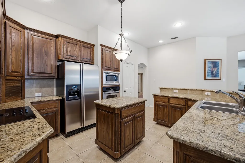 917 Water Oak Drive Grapevine TX 76051