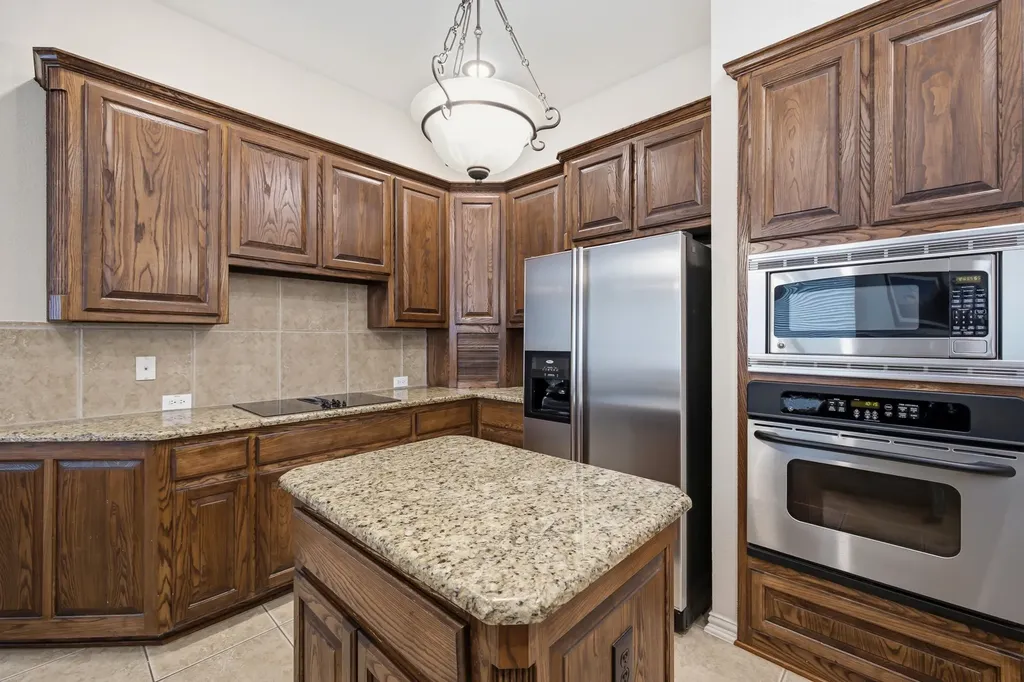 917 Water Oak Drive Grapevine TX 76051