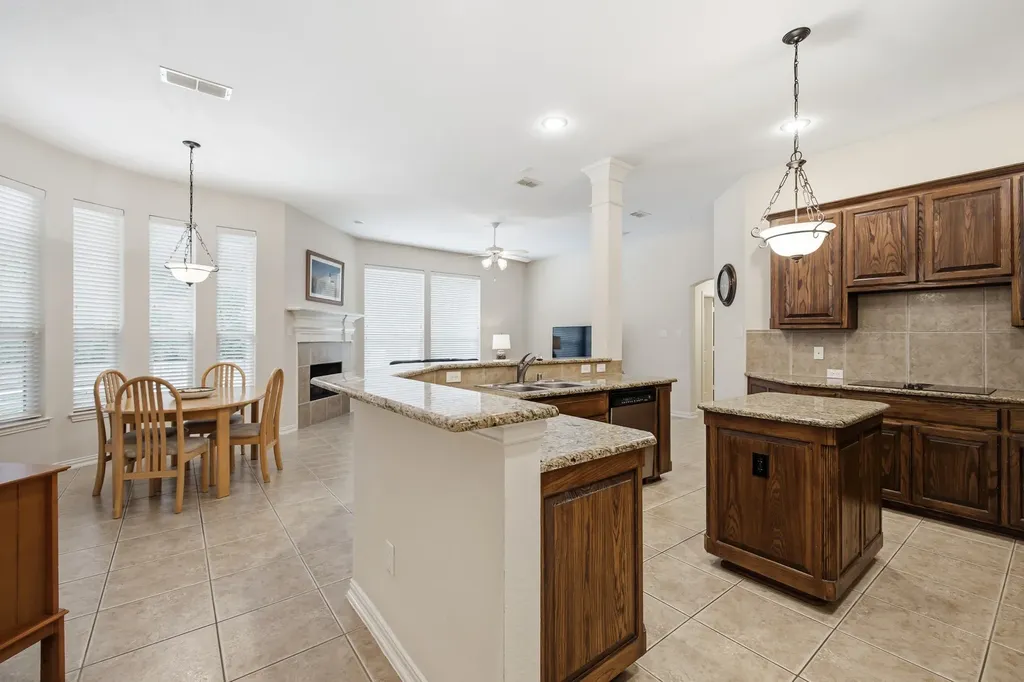 917 Water Oak Drive Grapevine TX 76051