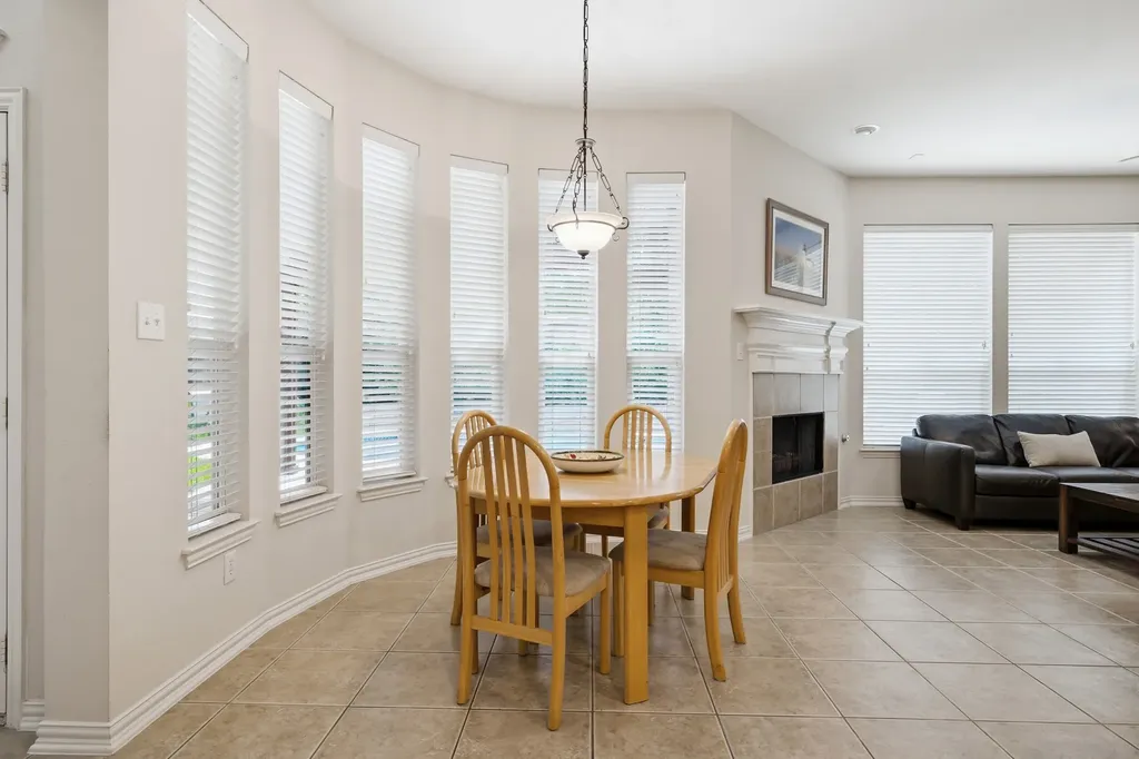 917 Water Oak Drive Grapevine TX 76051