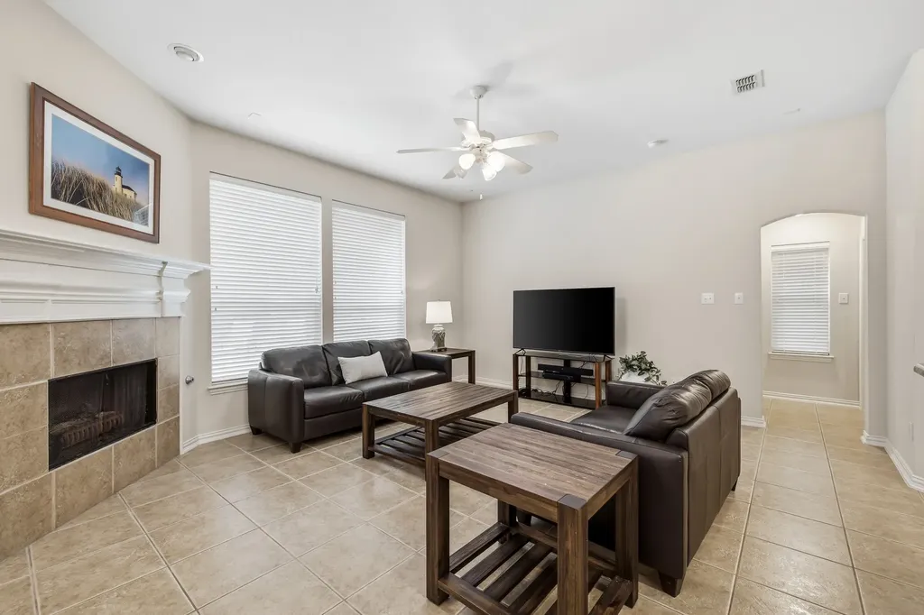 917 Water Oak Drive Grapevine TX 76051