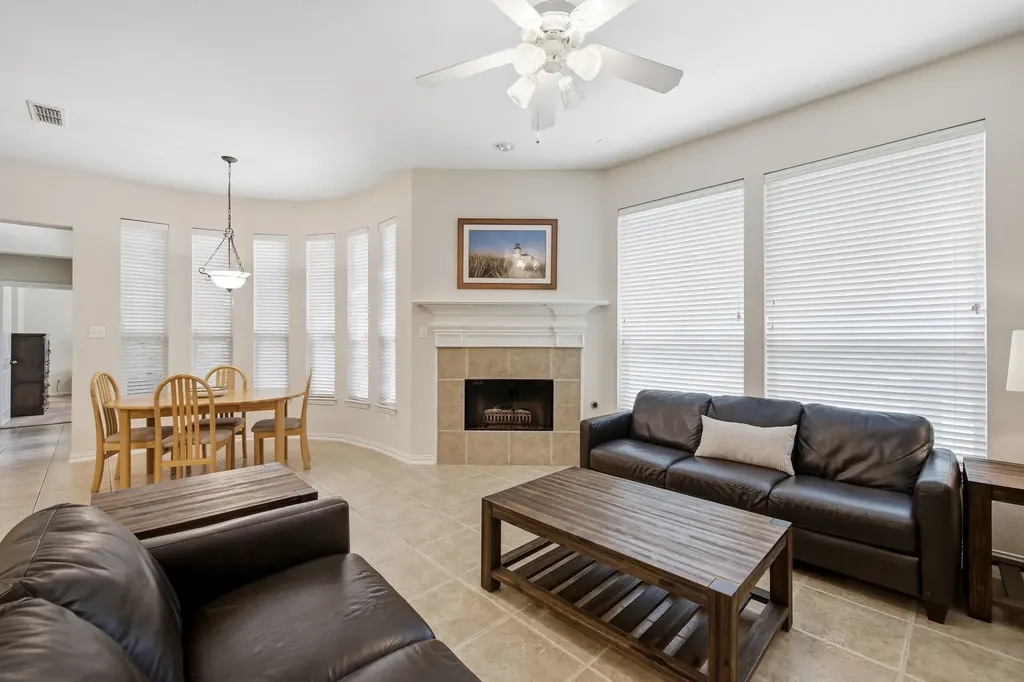 917 Water Oak Drive Grapevine TX 76051