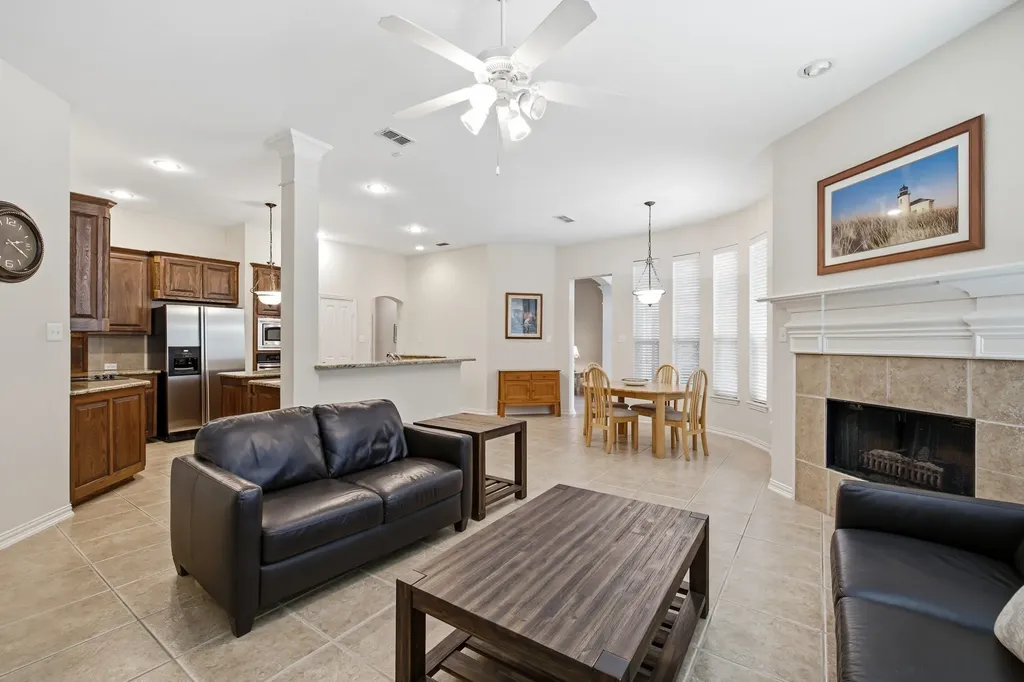 917 Water Oak Drive Grapevine TX 76051