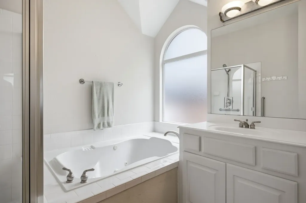 917 Water Oak Drive Grapevine TX 76051