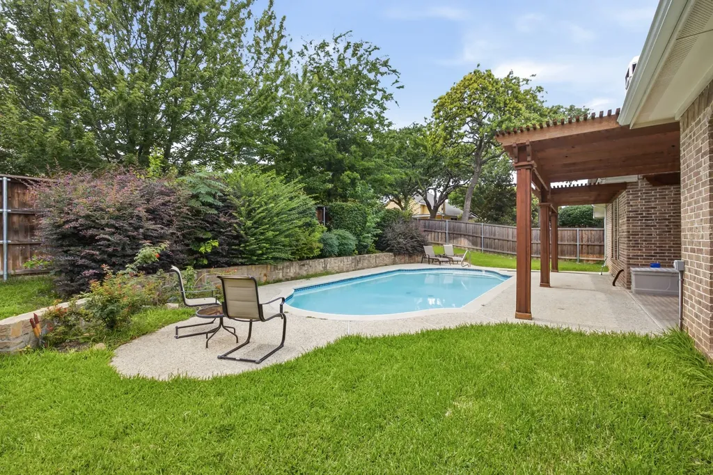 917 Water Oak Drive Grapevine TX 76051