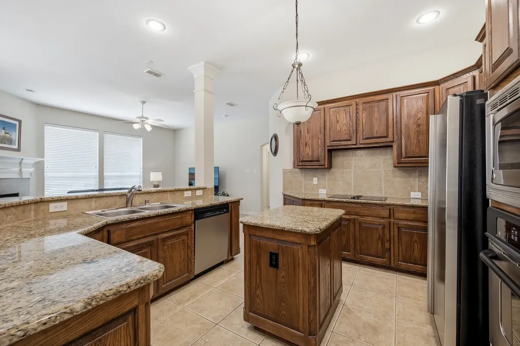 917 Water Oak Drive Grapevine TX 76051