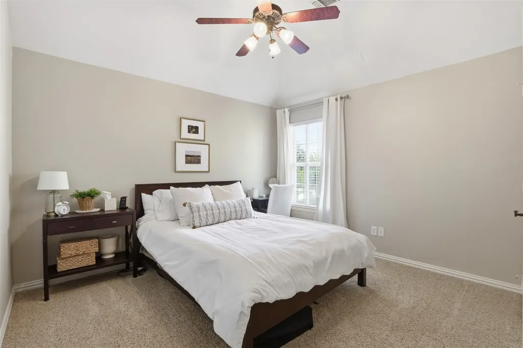 109 Palomino Shady Shores TX 76208