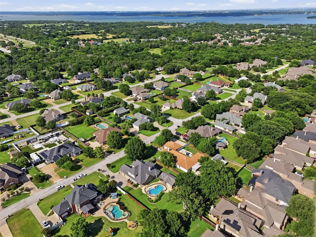 109 Palomino Shady Shores TX 76208