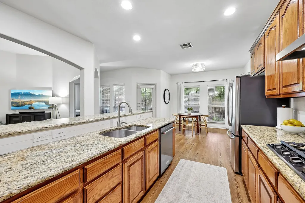 5800 Broken Spur Mckinney TX 75070