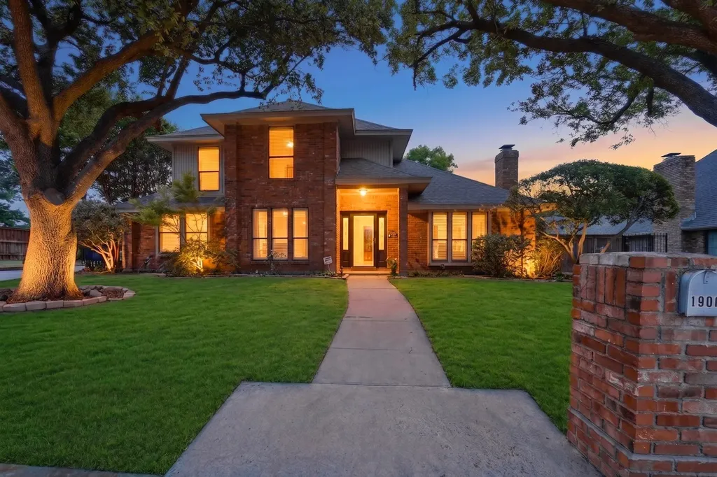 1900 Thames Drive Arlington TX 76017