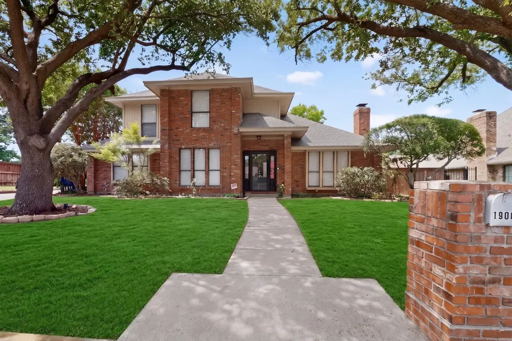 1900 Thames Drive Arlington TX 76017