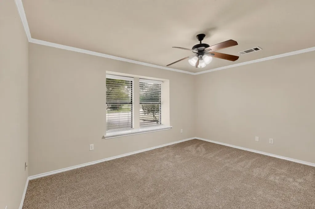 1900 Thames Drive Arlington TX 76017
