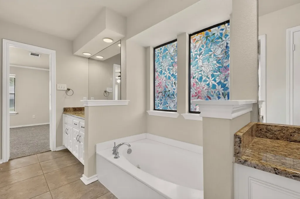 1900 Thames Drive Arlington TX 76017