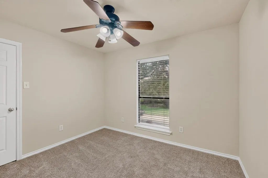 1900 Thames Drive Arlington TX 76017