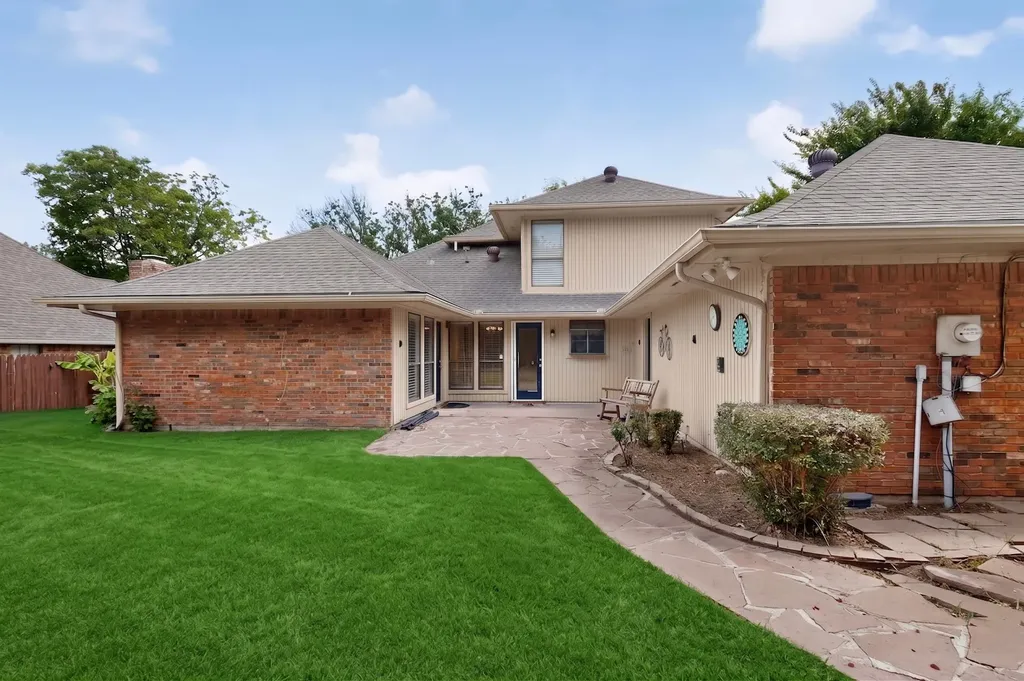 1900 Thames Drive Arlington TX 76017