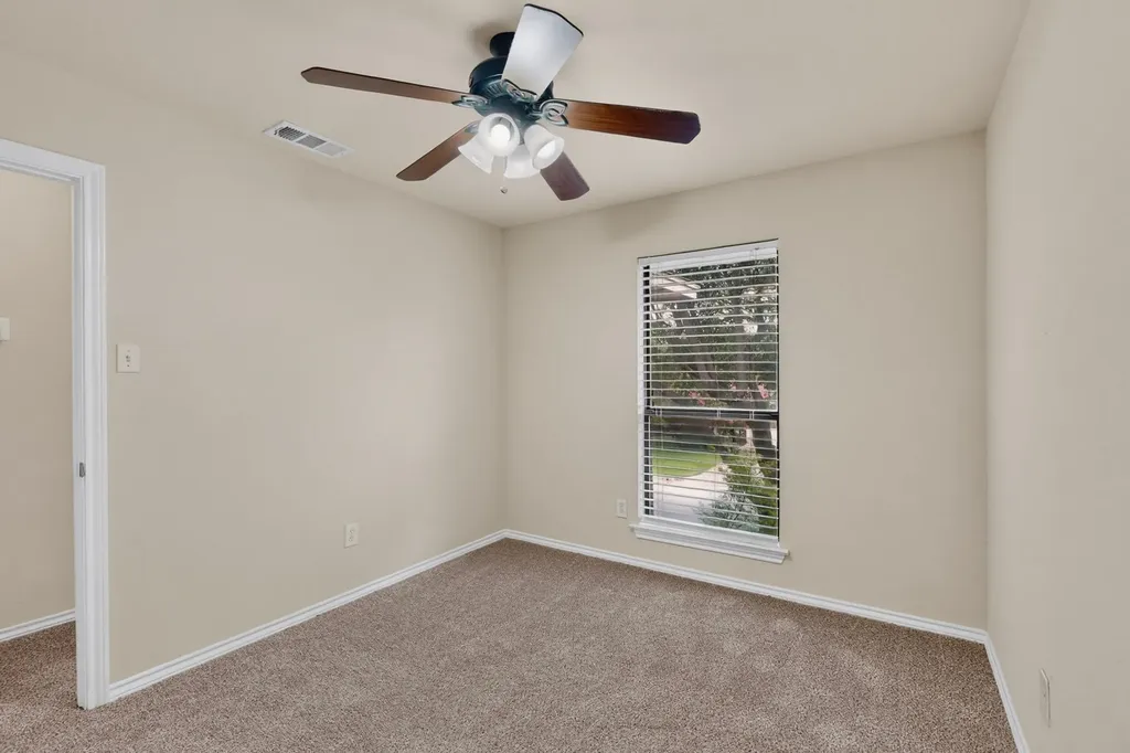 1900 Thames Drive Arlington TX 76017