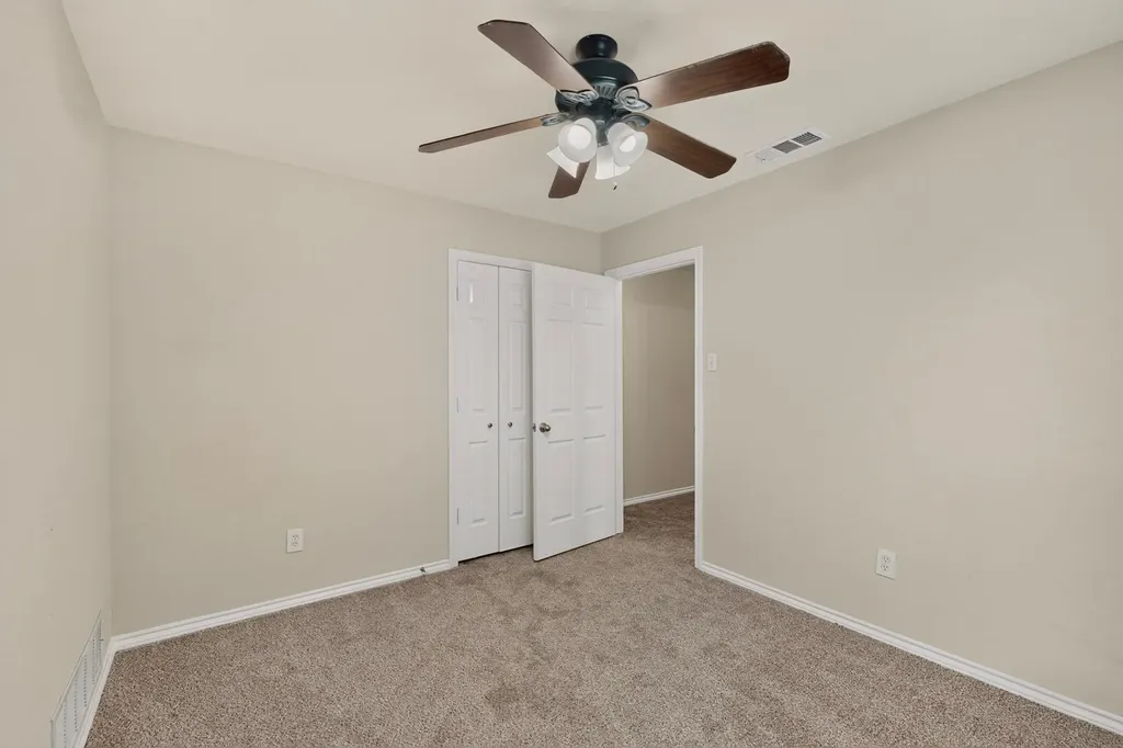 1900 Thames Drive Arlington TX 76017