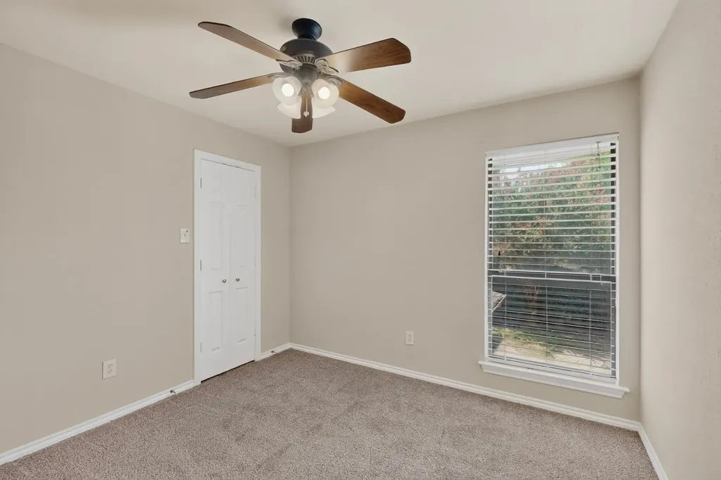 1900 Thames Drive Arlington TX 76017