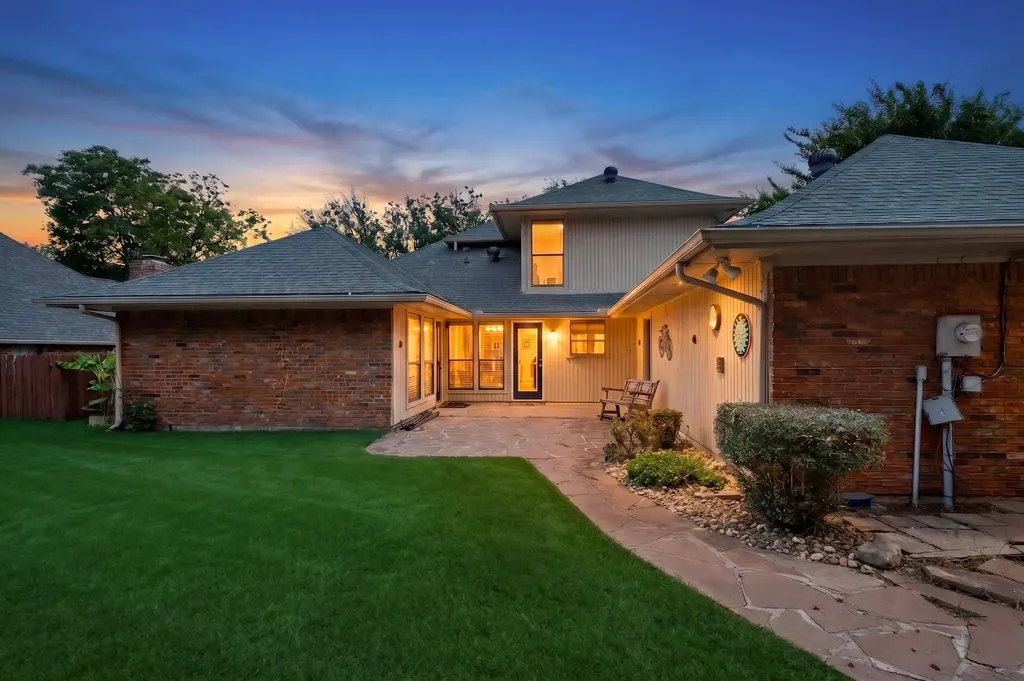 1900 Thames Drive Arlington TX 76017