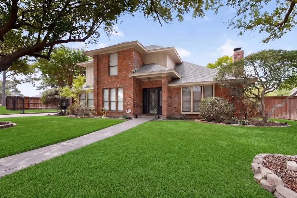 1900 Thames Drive Arlington TX 76017